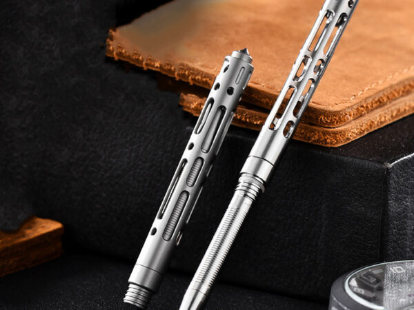 Mini Titanium Alloy Tactical Pen Multifunctional Tungsten Steel Tip Window Breaker Tool Outdoor Self-Defense Pen Main