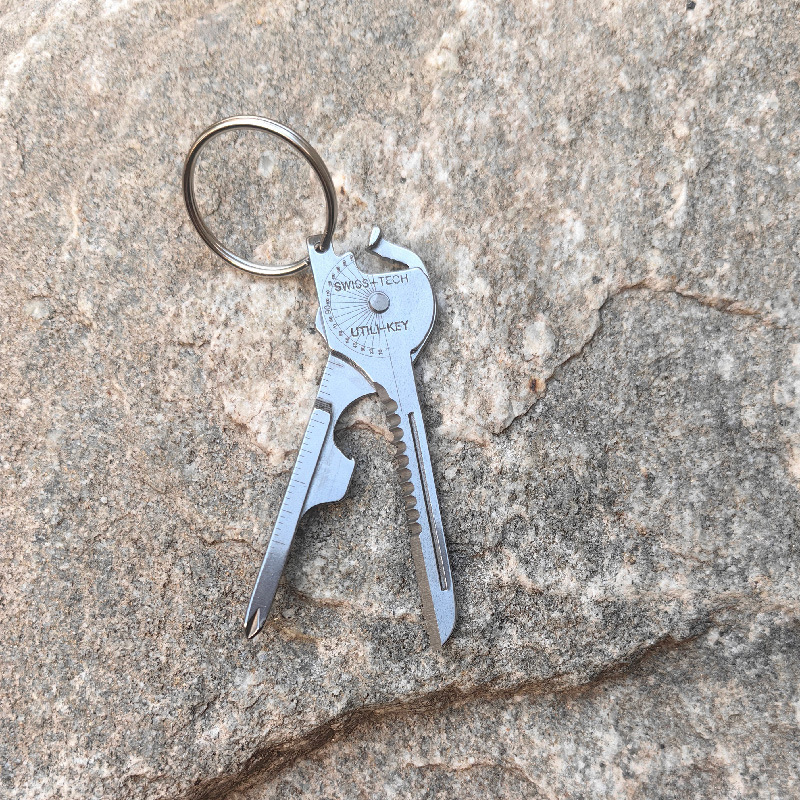 Multifunctional Keychain 8-in-1 Mini Portable Waist Tool Show